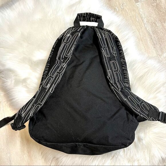 Roxy Backpack & Key Chain 404 - Picture 5 of 11